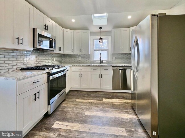 Photo - 40 Neeld Ln