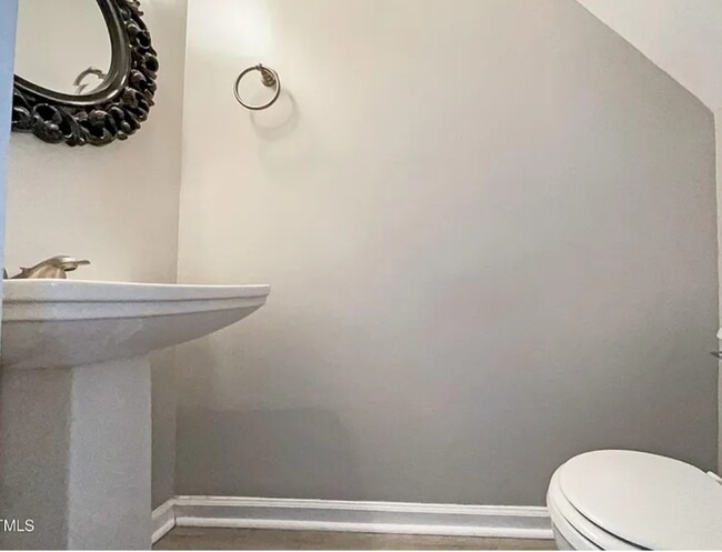 Photo - 203 Canyon Lake Cir