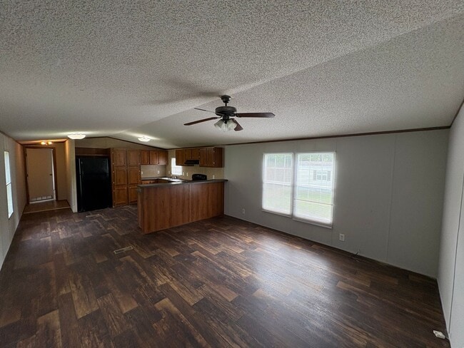 Photo - 70 Henderson Rd