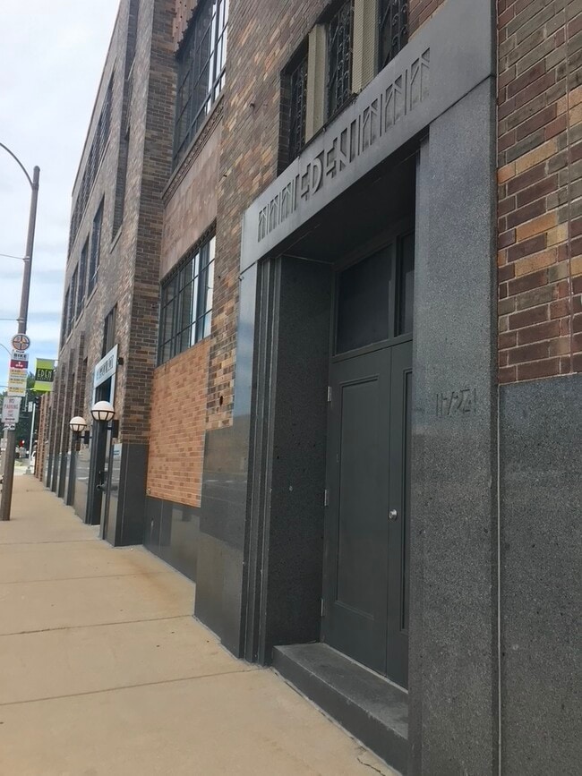 Building Photo - 1720 Chouteau Ave Unit 404