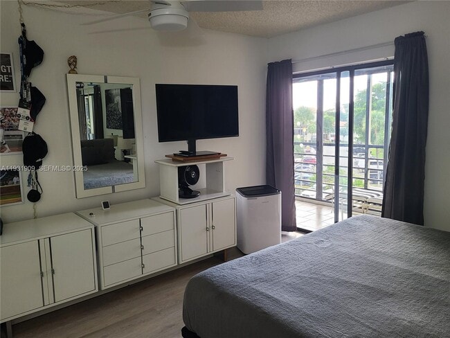 Photo - 2306 S Cypress Bend Dr Unidad 418