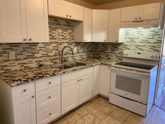 Photo - Midtown - Convenient Duplex - Move in Ready!