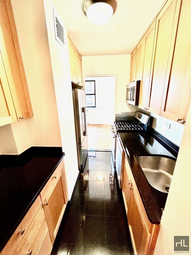 Photo - East 79th Street Unit 11F