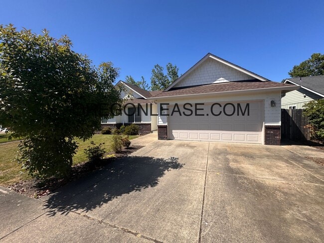 Building Photo - West Eugene 3 bedroom 2 bath home