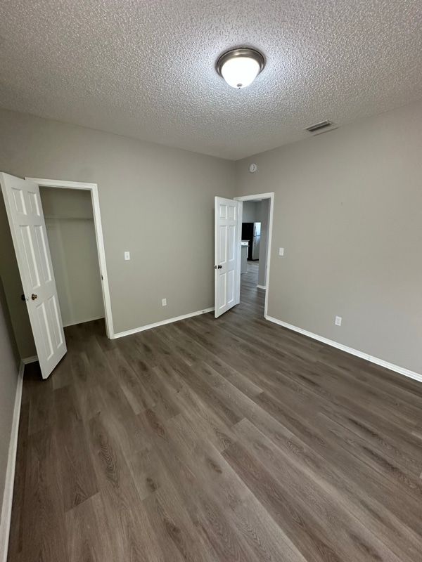 Photo - 2208 W Woodlawn Ave