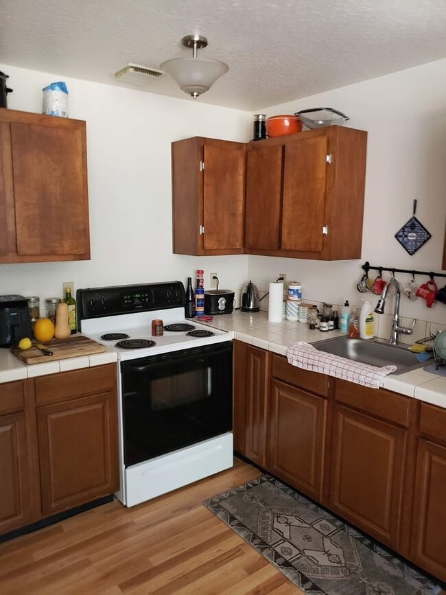 Photo - LONG-TERM RENTAL: Prime Location! Economic... Unit C