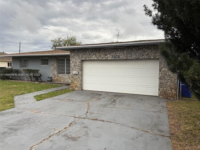 Photo - 5360 Fletcher St