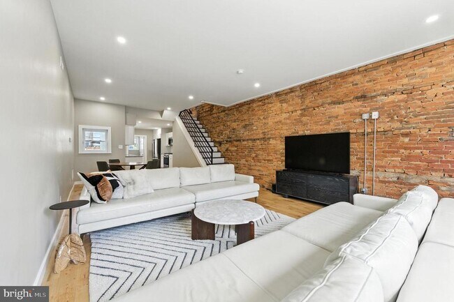 Photo - 1937 Dickinson St