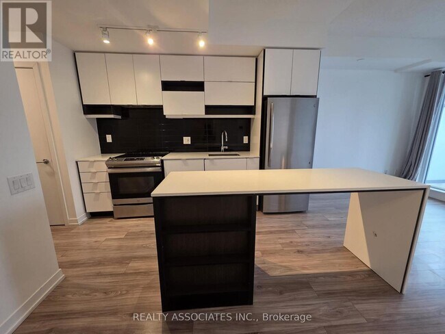 Photo - 4065 Confederation Pkwy Unit 3112