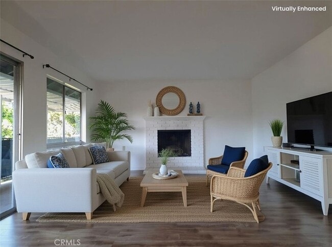 Photo - 2117 Via Puerta Unidad Q