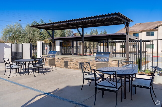 Outdoor Kitchen