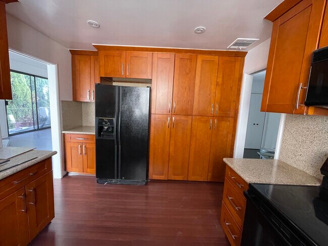 Building Photo - 2175 S Beverly Glen Blvd Unit 308 Rental