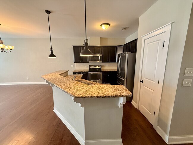 Photo - 1808 Fox Den Way