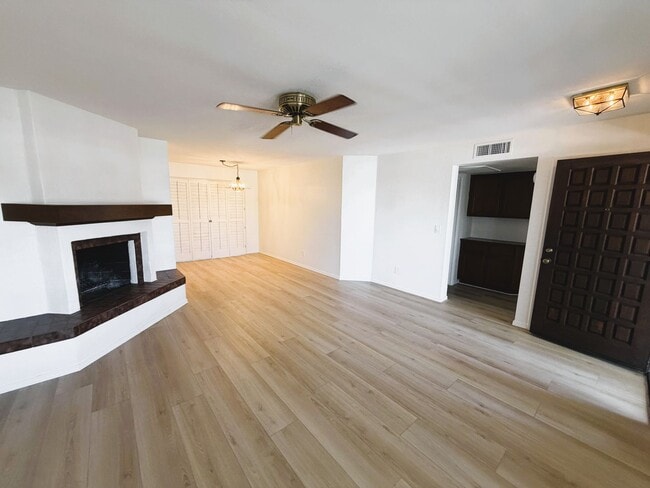 Photo - 2 bed with sunroom/bonus room 2 bath home!