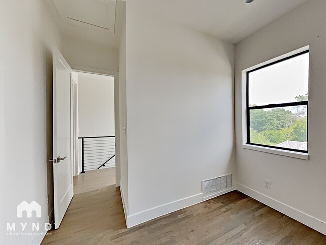 Photo - 4515 Cabell Dr