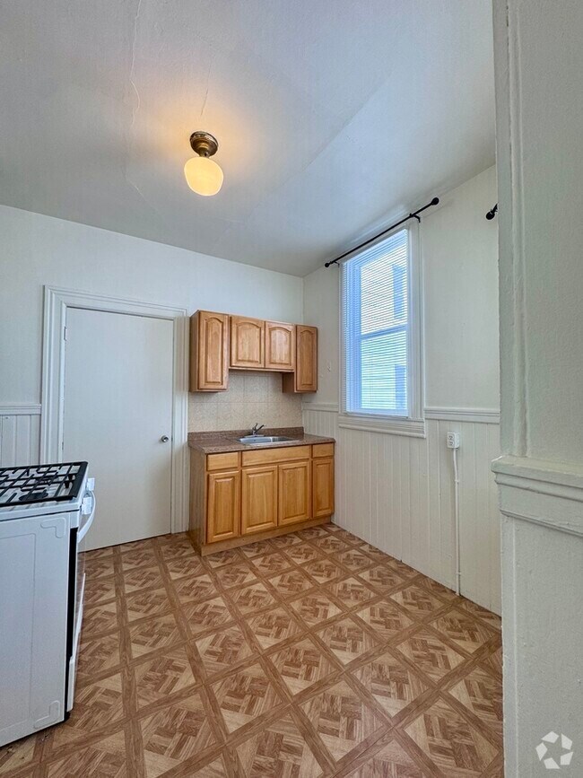 Building Photo - 26 Glover St Unit B Rental