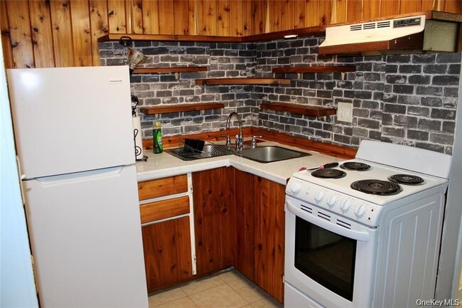 Photo - 24 Chestnut Ln