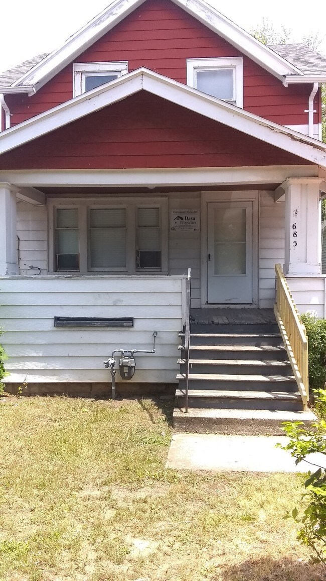 Photo - 685 Norfolk Ave