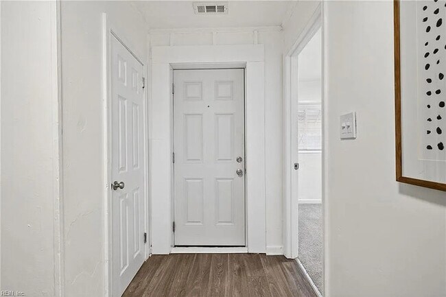 Photo - 1128 43rd St