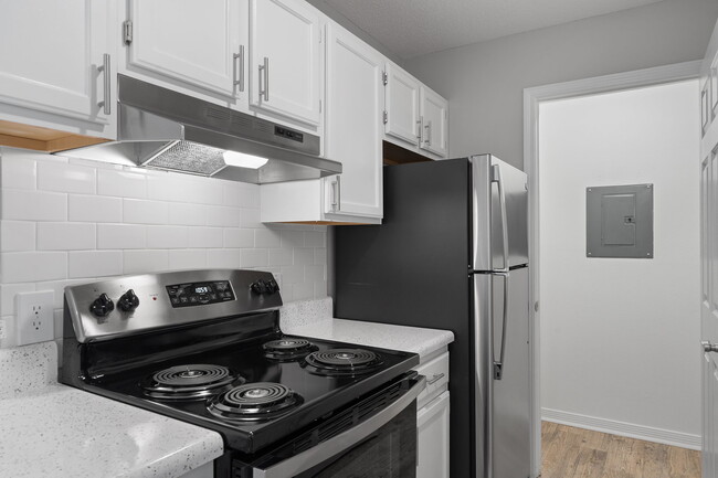 Building Photo - Collins Mill Creek Rental