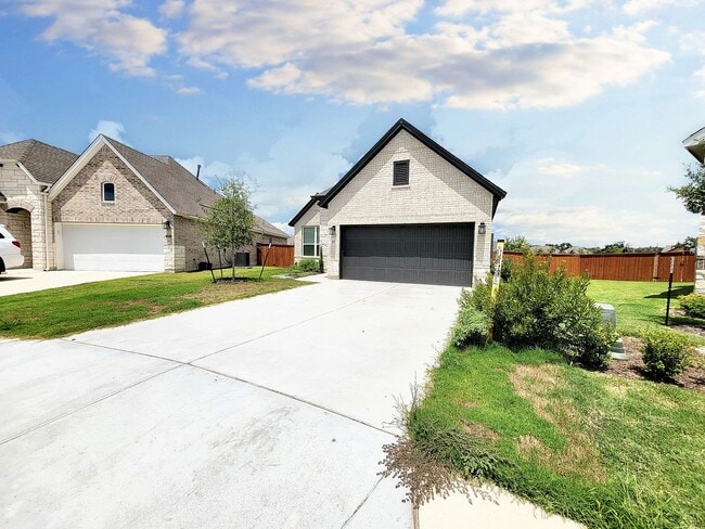 Photo - 513 Three Feathers Ct