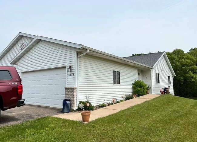 Building Photo - 16986 54th Ave