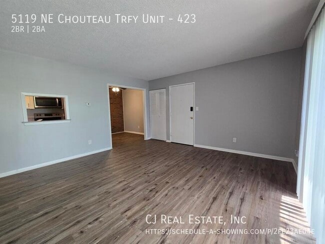 Photo - 5119 NE Chouteau Trafficway