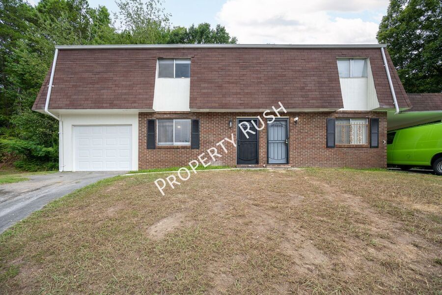 Photo - 2323 Green Forest Dr. "B" - Charming 2 bed/1.5 bath unit in Chattanooga! $1,350/mo.