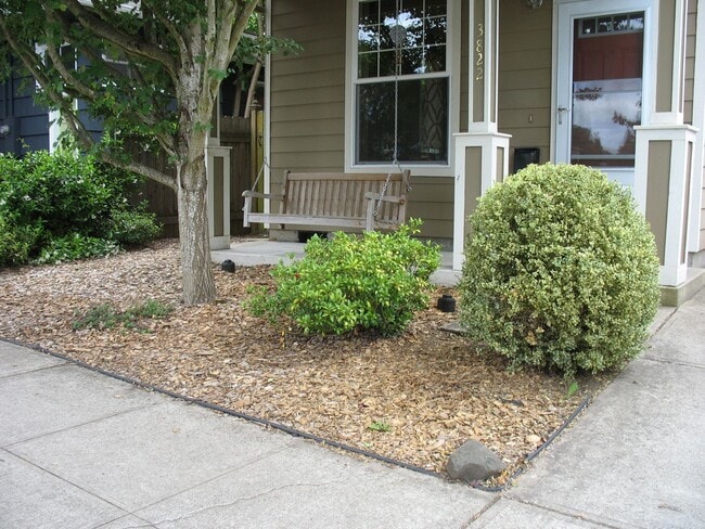 Photo - 3822 SE Schiller St