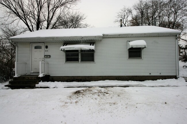 Cozy 3 bedroom home in Bettendorf-6 month ... - Cozy 3 bedroom home in Bettendorf-6 month ...