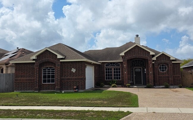 Building Photo - Quiet & Amenities on the Southside!