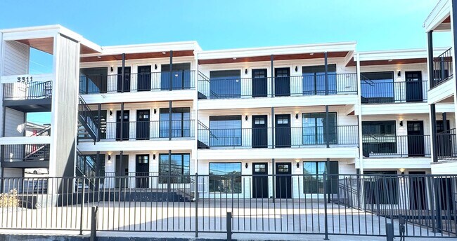 Photo - Remodeled Condo 2 Blocks to St. David's Me... Unit #101