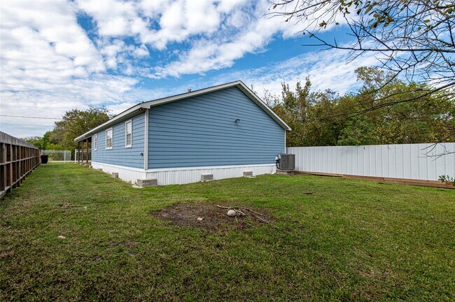 Photo - 7610 Harlem St