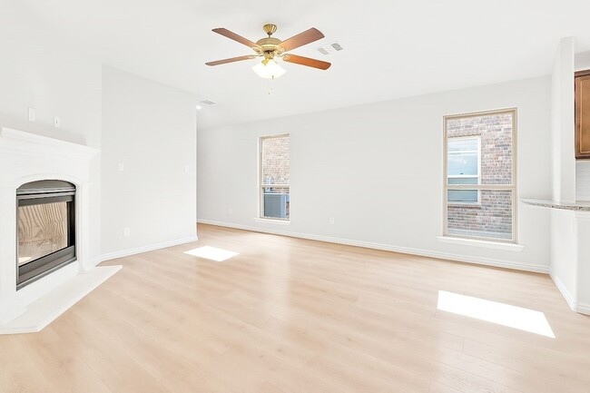 Photo - 7505 Paramount Dr