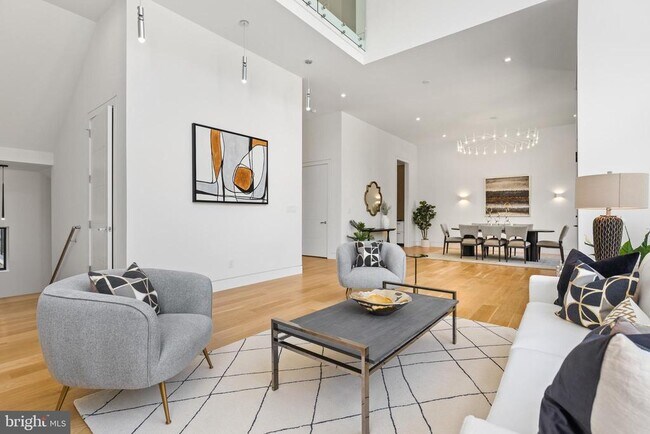 Photo - 3554 Military Rd