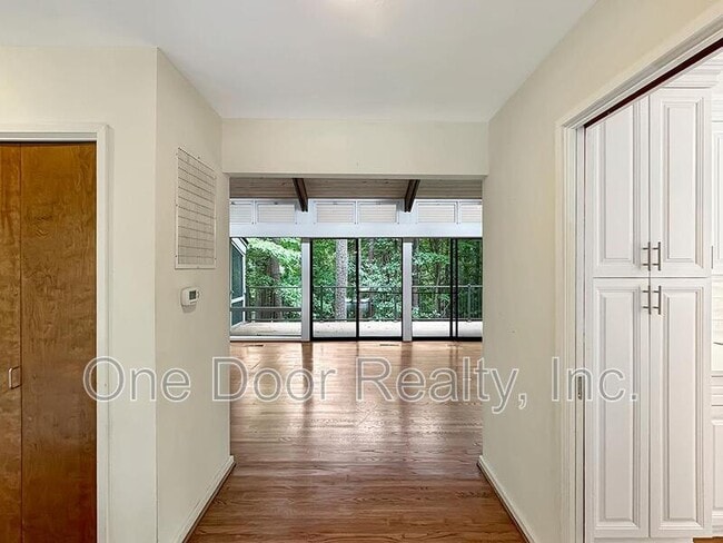 Photo - 609 Indian Springs Ct