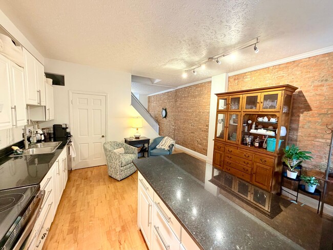 Building Photo - 743 Macon Alley Unit 743 Macon