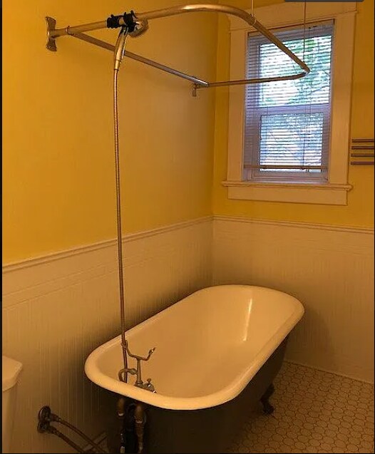 Photo - Charming 1 Bedroom in Heritage Building Available March 15th Unit 26