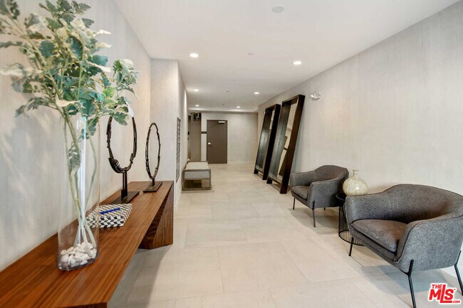 Photo - 825 Croft Ave Unit 102