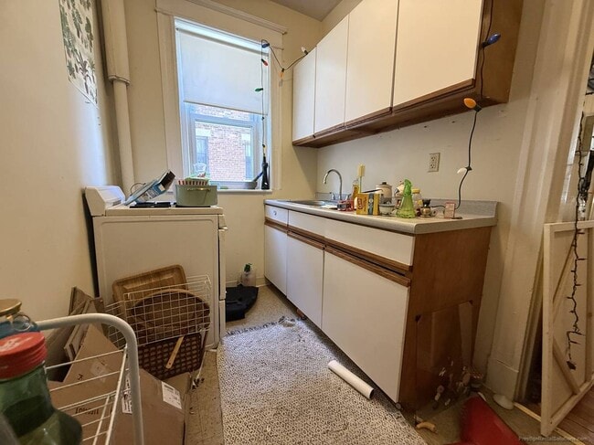 Photo - 153 Kelton St