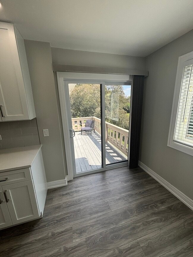 Photo - 282 Pembridge Ln