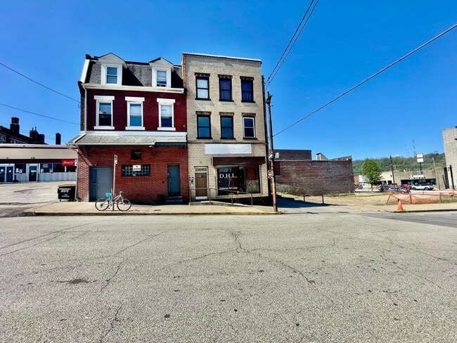 Building Photo - 810 Amity St Unit 2