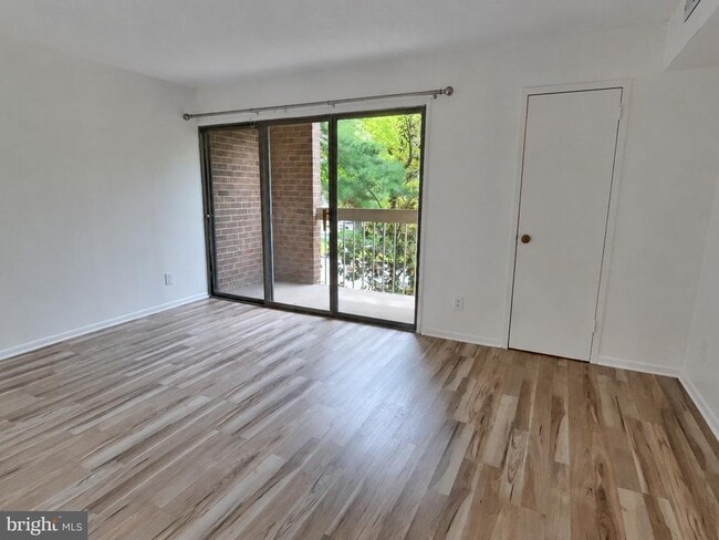 Photo - 1580 Moorings Dr Unidad 11B