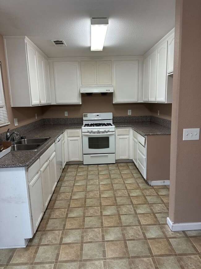 Photo - 1 Story Home