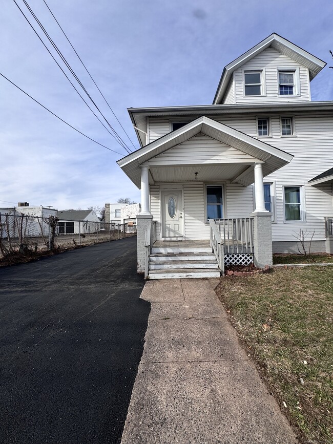 Building Photo - 62 Marne St