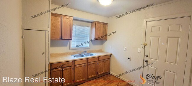 Photo - 2 br, 1 bath House - 736 N Houston