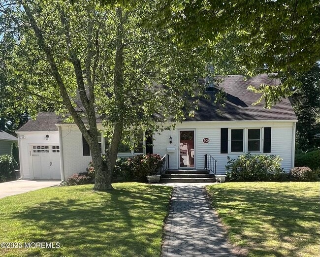 Photo - 308 Buttermere Ave