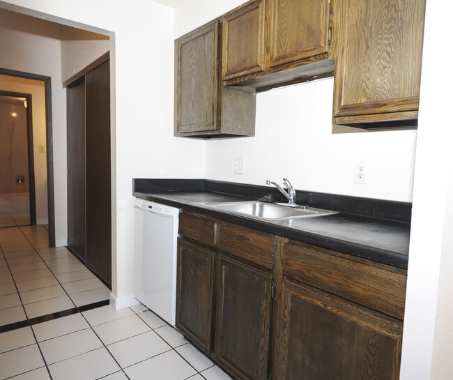 Photo - 384 S Ironton St