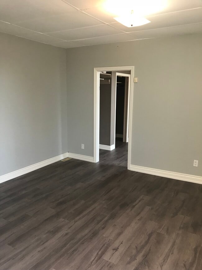 Photo - 356 Ritson Rd S Unité 5