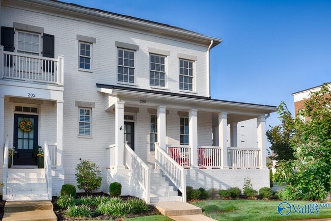 Photo - 200 St Louis St